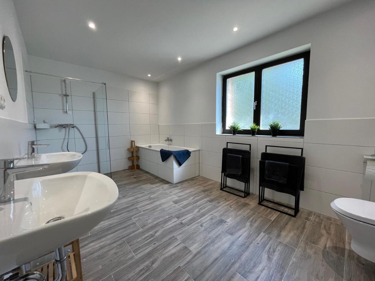 Appartamento Traumhaus Am Wald 1 Weiersbach Esterno foto